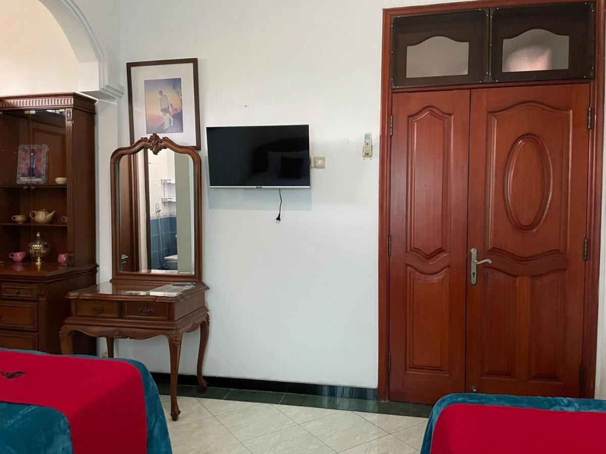Reddoorz Syariah @ Karang Pilang Hotel Karangpilang Екстериор снимка