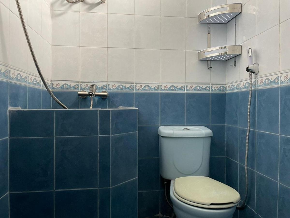 Reddoorz Syariah @ Karang Pilang Hotel Karangpilang Екстериор снимка