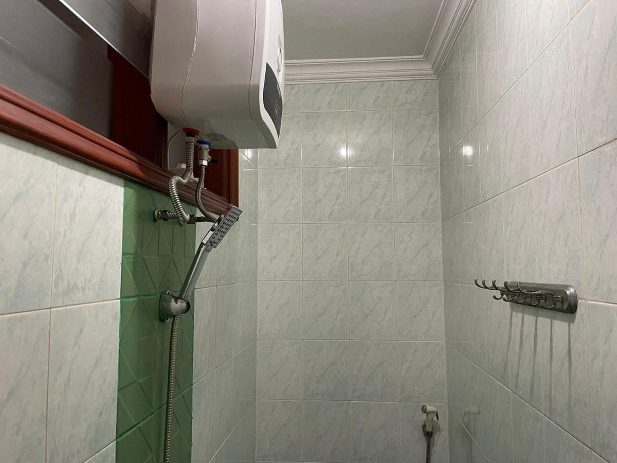 Reddoorz Syariah @ Karang Pilang Hotel Karangpilang Екстериор снимка