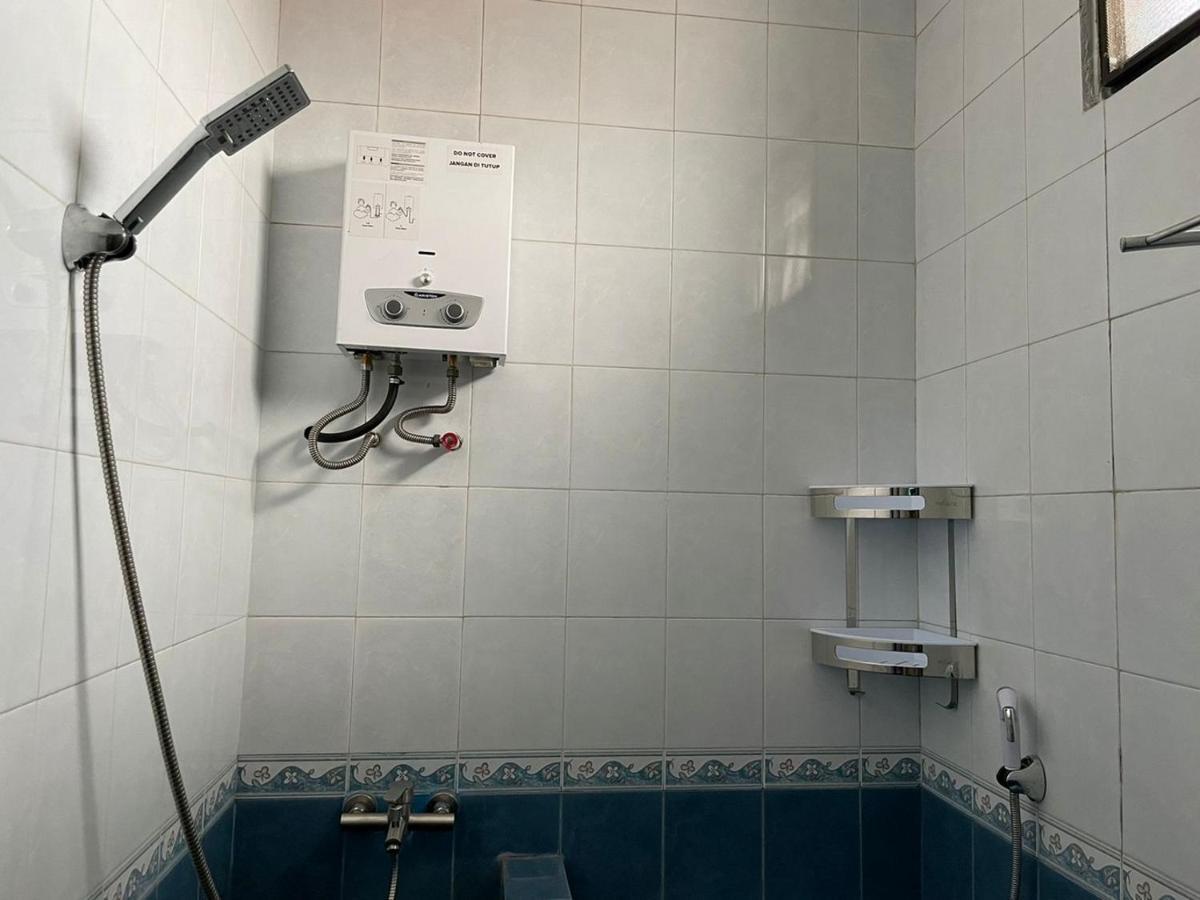 Reddoorz Syariah @ Karang Pilang Hotel Karangpilang Екстериор снимка